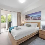 Leafy And Quiet 2Br - Close To Hospital With Parking