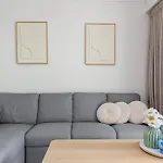 Leafy And Quiet 2Br - Close To Hospital With Parking
