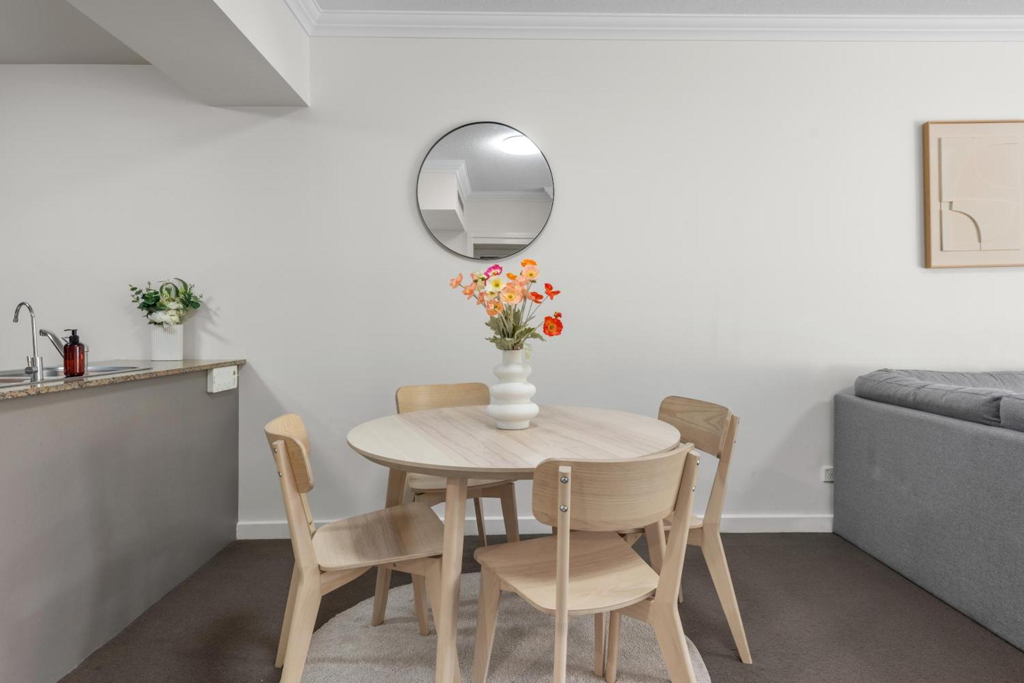 Leafy And Quiet 2br - Close To Hospital With Parking Brisbane