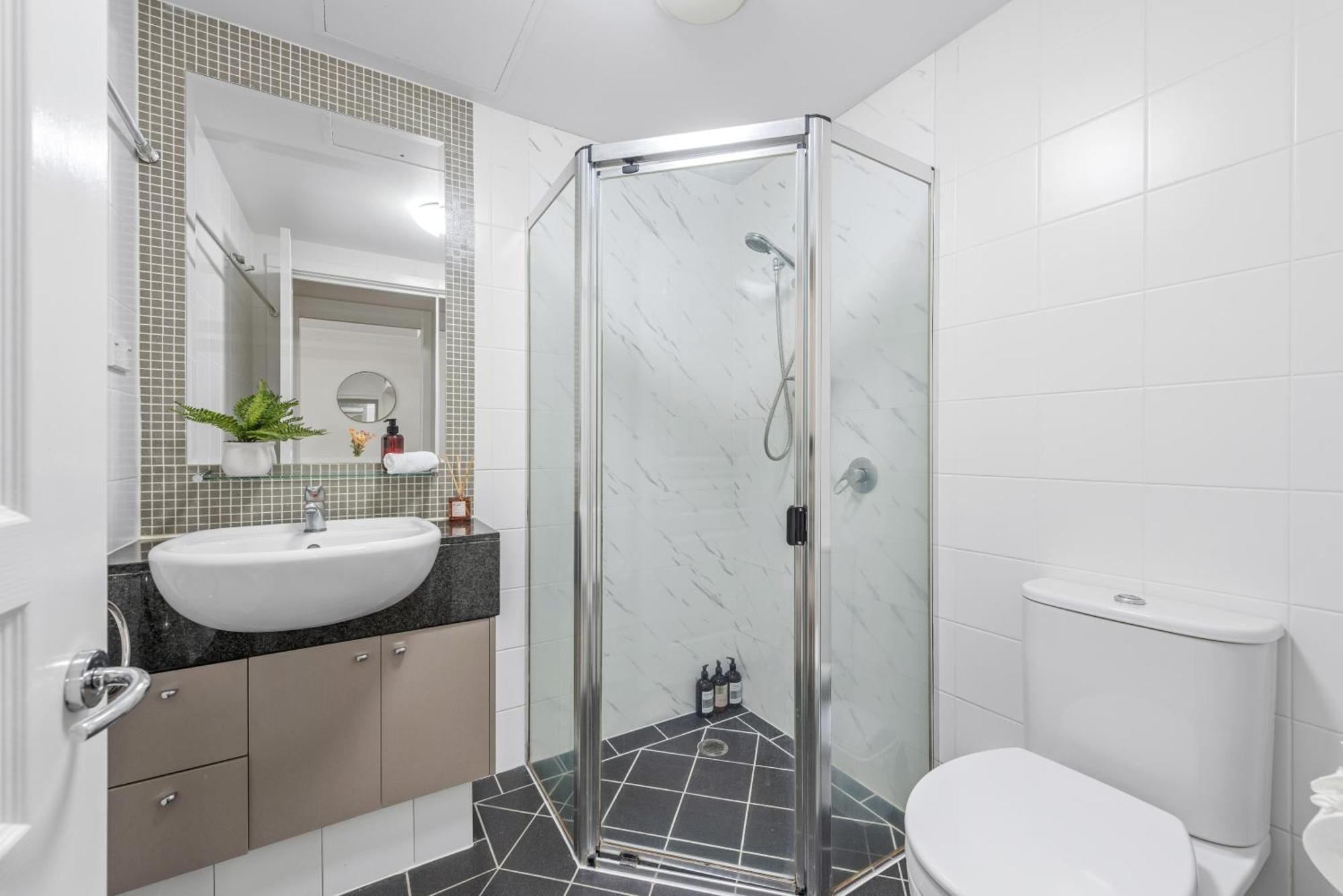 Leafy And Quiet 2br - Close To Hospital With Parking Apartment Brisbane