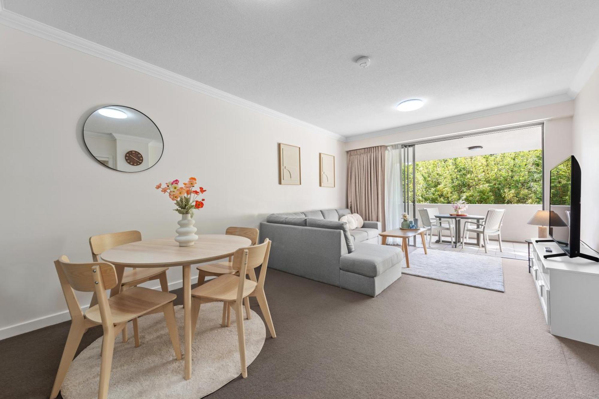 Leafy And Quiet 2br - Close To Hospital With Parking Apartment
